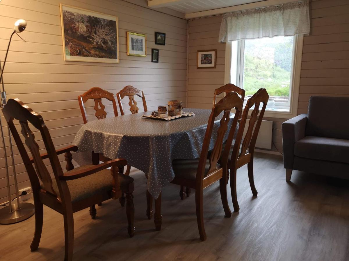 Hansali Holiday Home Fjaerland Exteriör bild