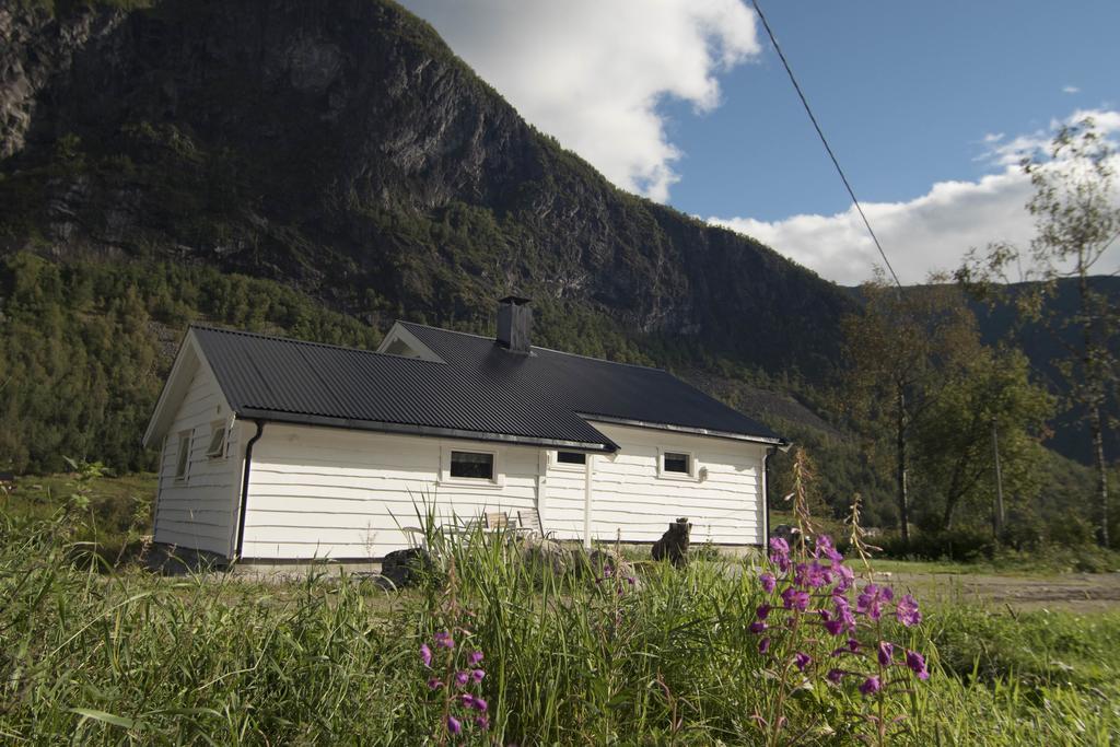 Hansali Holiday Home Fjaerland Exteriör bild